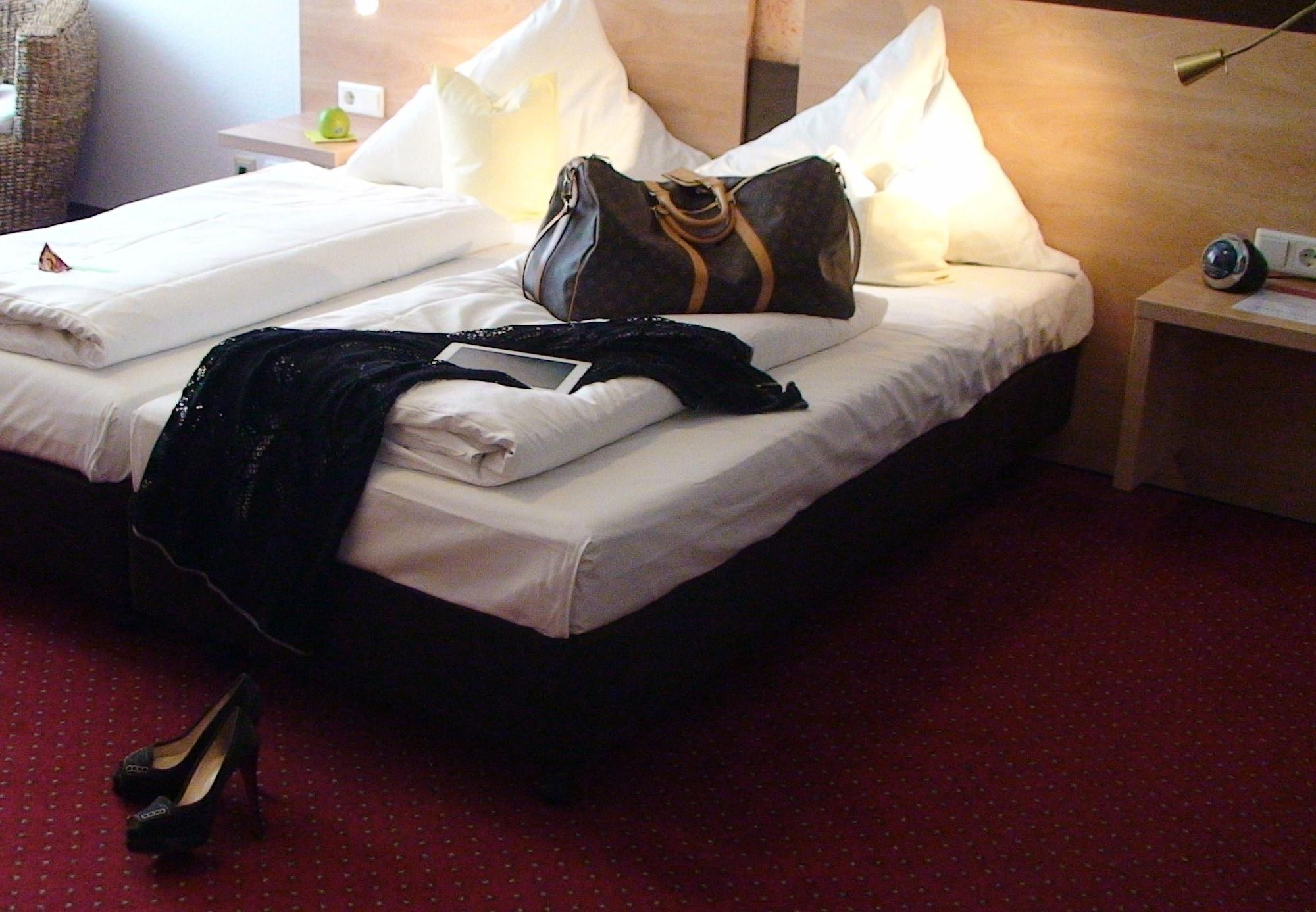 Hotel Cascade Superior Dusseldorf Ngoại thất bức ảnh