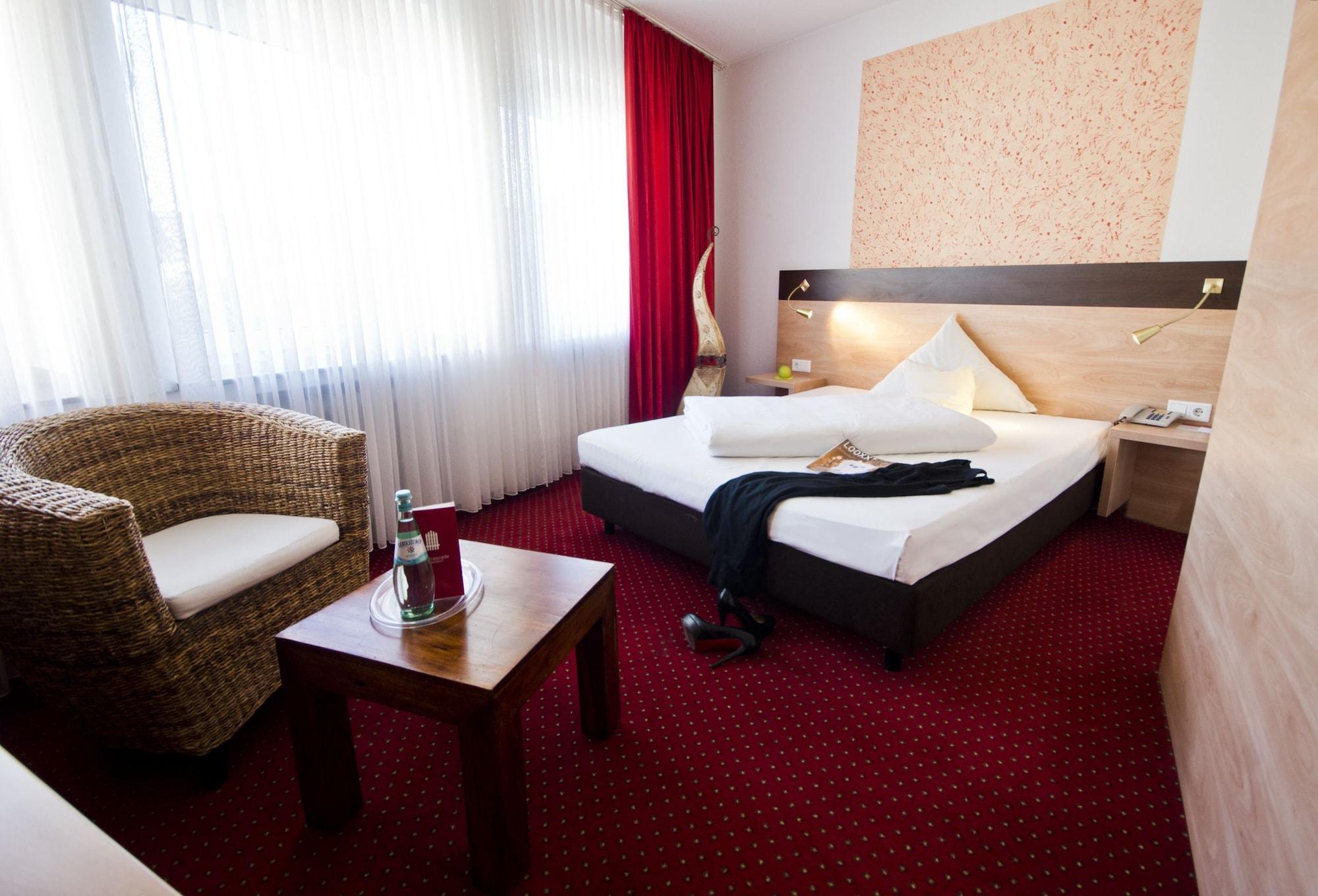 Hotel Cascade Superior Dusseldorf Ngoại thất bức ảnh